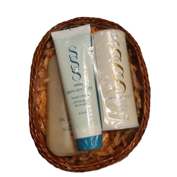 Vintage Avon Skin So Soft Gift Set Bath Oil Talc Lotion 3 pc Old Stock - Picture 1 of 3